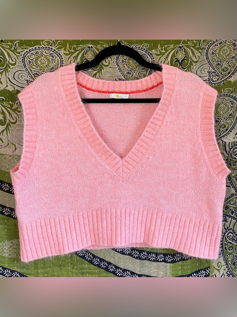 Boden Bubblegum Pink Wool Mohair Blend Fuzzy Cropped Sweater Vest Medium Preppy